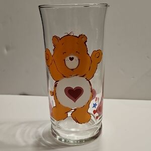 CARE BEAR TENDER HEART PIZZA HUT GLASS LIMITED EDITION, 1983.